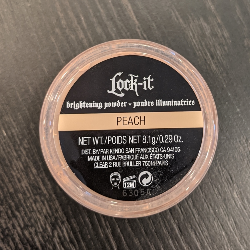 Kat Von D Lock It Brightening Powder - Peach